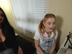 Rubia, Corridas, Estilo perrito, Europeo, Pov, Adolescente, Trio, Tetas