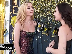 Stellung 69, Blondine, Blasen, Braunhaarige, Lecken, Dürr, Taboo, Flotter dreier