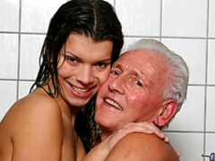 Lécher le cul, Sucer une bite, Brunette brune, Branlette thaïlandaise, Embrassement, Adolescente, Nénés, Mouillée