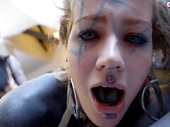 18, デカ尻, デカパイ, レズビアン, なめる, 剃毛, ティーン, オッパイの