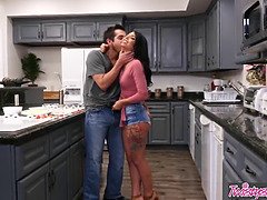 Grosser schwanz, Grosse titten, Blasen, Sperma im mund, Nahrung, Hd, Titten
