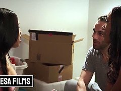 Sucer une bite, Face assise, 2 femmes 1 homme, Hard, Hd, Interracial, Tatouage, Plan cul à trois