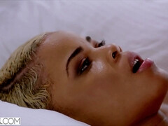 Блондинки, Минет, Черненькие, Сперма на лице, Лизание, Киски, Наездница, Сиськи