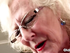 Gros seins, Sucer une bite, Britannique, Femme couguar, Couple, Hard, Mère que j'aimerais baiser, Chatte