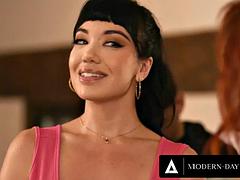 Grosse bite, Gros seins, Tir de sperme, Pieds, Hard, Masturbation, Réalité, Adolescente