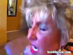 Blond, Pijpbeurt, Sperma shot, Handbeurt, Rijpe lesbienne