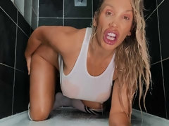 Cuarto de baño, Tetas grandes, Penetracion con dedos, Abierta, Lencería, Masturbación, Tetas, Juguetes