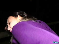 Amateur, En levrette, Doigter, Seins naturels, De plein air, Pov, Public, Chatte