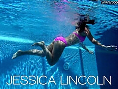 Underwater Show featuring Jessica Lincoln and Jessica's juicy ass action