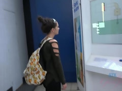 Amateur, Cul, Sucer une bite, Brunette brune, Éjaculation interne, Branlette thaïlandaise, Dénudage, Nénés