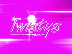 Азиатки, Большие сиськи, Грудастые, Лесбиянка, Милф, Натуральные сиськи, Крошечные, Бритые