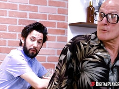 デカパイ, フェラチオ, 顔射, 手コキする, なめる, ピアス, オマンコ, パイ刷り