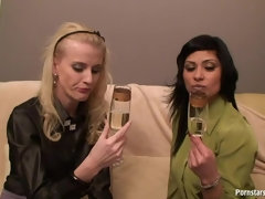 Blondine, Selbstgemacht, Lesbisch, Milf, Natürlich, Natürlichen titten, Dürr, Titten