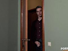 Anaal, Mooi, Grote lul, Bruinharig, Vingeren, Hardcore, Russisch, Tieten likken