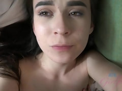 Enthousiasteling, Zwart, Sperma in mond, Sperma in gezicht, Vingeren, Orgasme, Geschoren, Mager