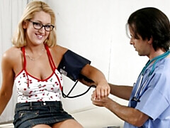 Gros cul, Grosse bite, Gros seins, Blonde, Sucer une bite, En levrette, Mère que j'aimerais baiser