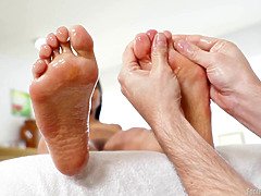 Mooi, Bruinharig, Fetisj, Voetbeurt, Handbeurt, Masseren, Olie, Tiener