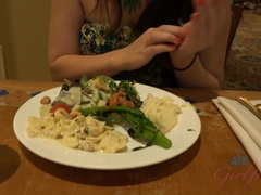 Brunette brune, Petite amie, Masturbation, Mamelons bombés, Chatte, Rasée, Fumer, Nénés