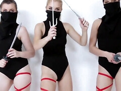 18 ans, Brunette brune, Homme nu et filles habillées, Queue, Groupe, Hard, Hd, Nénés