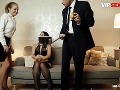 Grosser schwanz, Vollbusig, Kehlenfick, Puppe, Hd, Orgasmus, Strümpfe, Flotter dreier