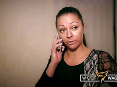 Brunette brune, Branlette thaïlandaise, Hard, Mère que j'aimerais baiser, Homme homme femme, Jupe, Tatouage, Plan cul à trois