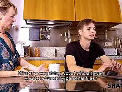 Blond, Pijpbeurt, Hd, Keuken, Rijpe lesbienne, Russisch, Kousen, Tieten likken