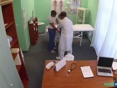 素人, お尻, フェラチオ, 医者, 看護婦, オフィス, ゴックンする, 三人
