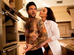 Belle grosse femme bgf, Sucer une bite, Brunette brune, En levrette, Doigter, Branlette thaïlandaise, Cuisine, Mère que j'aimerais baiser