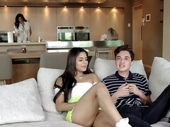 Culo, Mamada, Semen en la boca, Tacones, Jeans, Tabú, Trio, Tetas