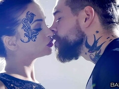 Anal, Cul, Gros seins, Sucer une bite, Rondelette, Branlette thaïlandaise, Chatte, Cheveux courts