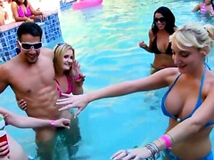 Большой член, Бикини, Блондинки, Минет, Одетые девушки голые парни, Группа, Межрасовый секс, Молоденькие