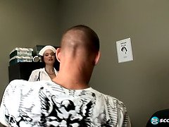 Grosse titten, Braunhaarige, Handjob, Hd, Natürlichen titten, Krankenschwester, Sperma, Ablutschen