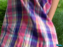 Cash convinces slim beauty to fuck