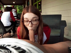 18 jahre, Blasen, Brille, Im freien, Pov, Öffentlich, Rotschopf, Jungendliche (18+)