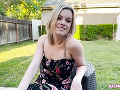Lindsey Lakes In Hot Stepmommy Seduced By He