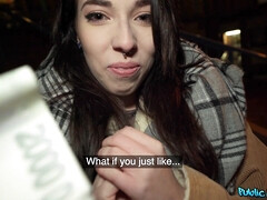 Enthousiasteling, Kont, Bruinharig, Sperma in gezicht, Leer, Natuurlijke tieten, Openbaar, Tieten likken