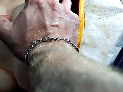 Amateur, Voiture, Tir de sperme, Européenne, Homosexuelle, Poilue, Hard, Masturbation