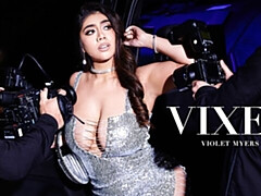 Belle grosse femme bgf, Gros cul, Grosse bite, Gros seins, Sucer une bite, Brunette brune, En levrette, Mère que j'aimerais baiser