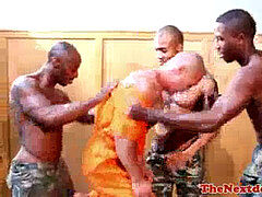 Anal, Asiatique, Grosse bite, Noire, Tir de sperme, Noir ébène, Groupe, Tatouage