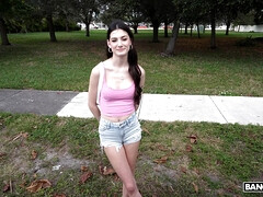 18 jahre, Braunhaarige, Im freien, Erotischer film, Jungendliche (18+)