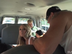 Блондинки, Брюнетки, Семяизвержение, Сперма на лице, Группа