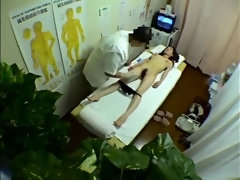 アジア人, デカパイ, 指いじり, 日本人, マッサージ