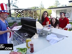 Culo, Tetas grandes, Mamada, Corridas, Estilo perrito, Adolescente, Trio, Tetas