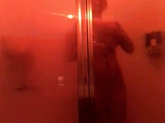 Gros cul, Gros seins, Brunette brune, Hd, Maman, Petite femme, Douche, Allumeuse