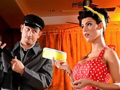 Gros cul, Sucer une bite, En levrette, Cuisine, Domestique, Mère que j'aimerais baiser