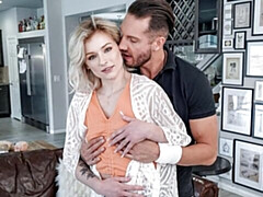 Grosser arsch, Grosser schwanz, Blondine, Blasen, Hundestellung, Milf, Kurzes haar