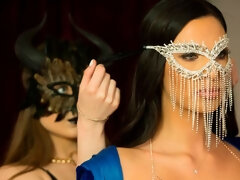 お尻, デカパイ, フェラチオ, 茶髪の, フェティッシュ, 手コキする, 淫乱熟女, タトゥー