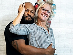 Enthousiasteling, Grote lul, Extreem, Sperma in gezicht, Brillen, Omie, Rijpe lesbienne, Taboe