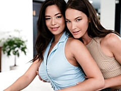 Bruinharig, Lesbisch, Likken, Ondergoed, Kut duiken, Mager, Tiener, Tieten likken