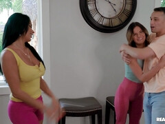 Tetas grandes, Mamada, Polla, Pajear, Lamidas, Madres para coger, Coño, Trio